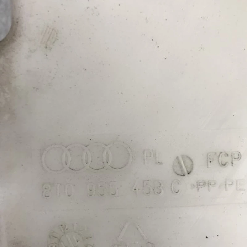 Vas lichid parbriz strop gel / Audi A4 B8 2012 / Caroserie, oglinzi si faruri