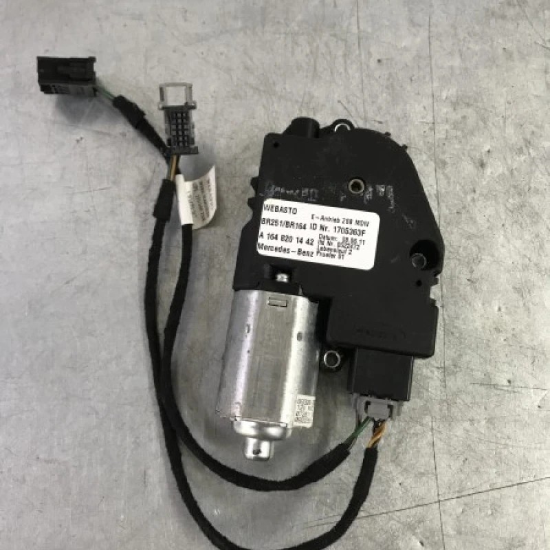 Motoras trapa electrica / Mercedes-Benz GL Class X164 2012 / Caroserie, oglinzi si faruri