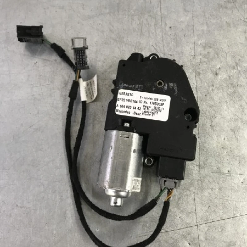 Motoras trapa electrica Mercedes-Benz 