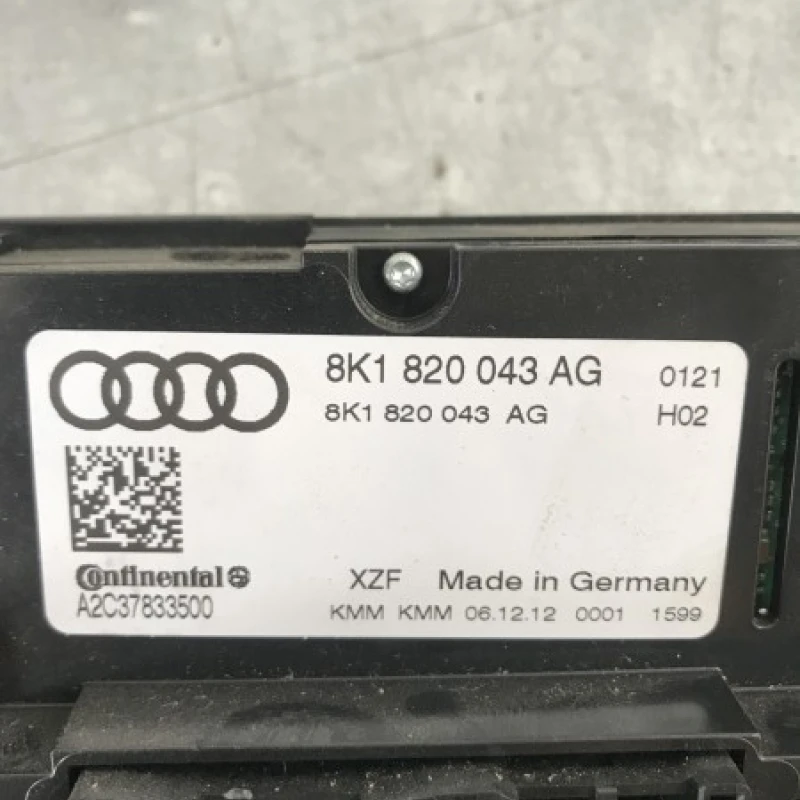 Panou climatronic / Audi A4 B8 facelift 2013 / Climatizare
