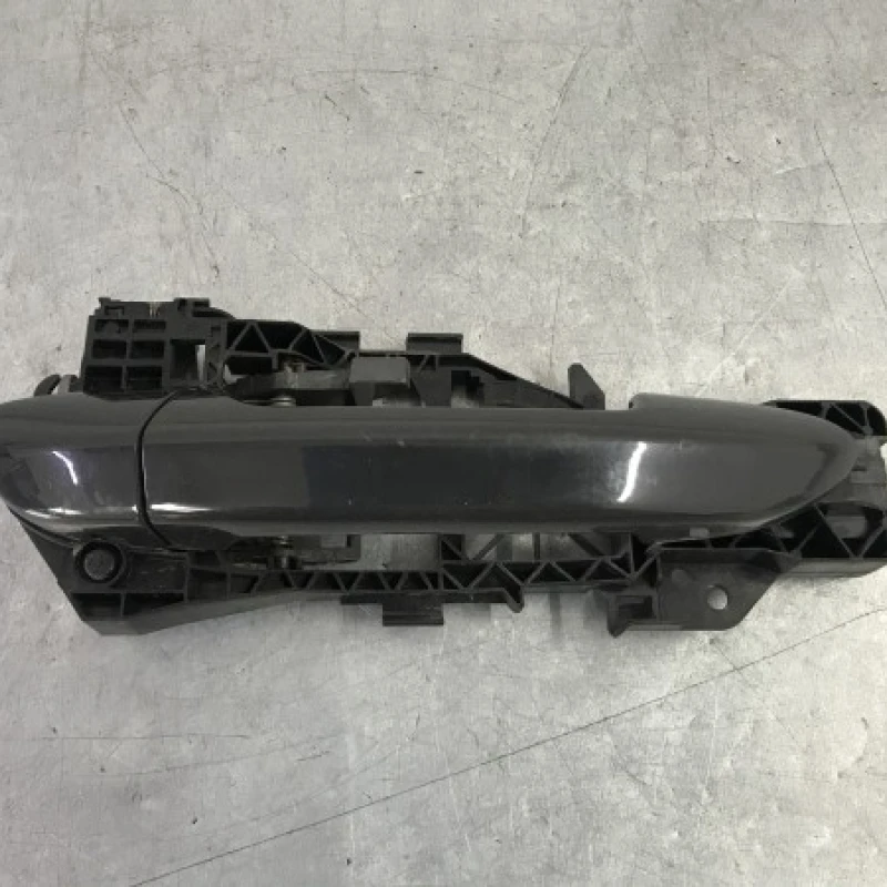 Maner usa dreapta spate / Volkswagen Passat B7 2011 / Caroserie, oglinzi si faruri