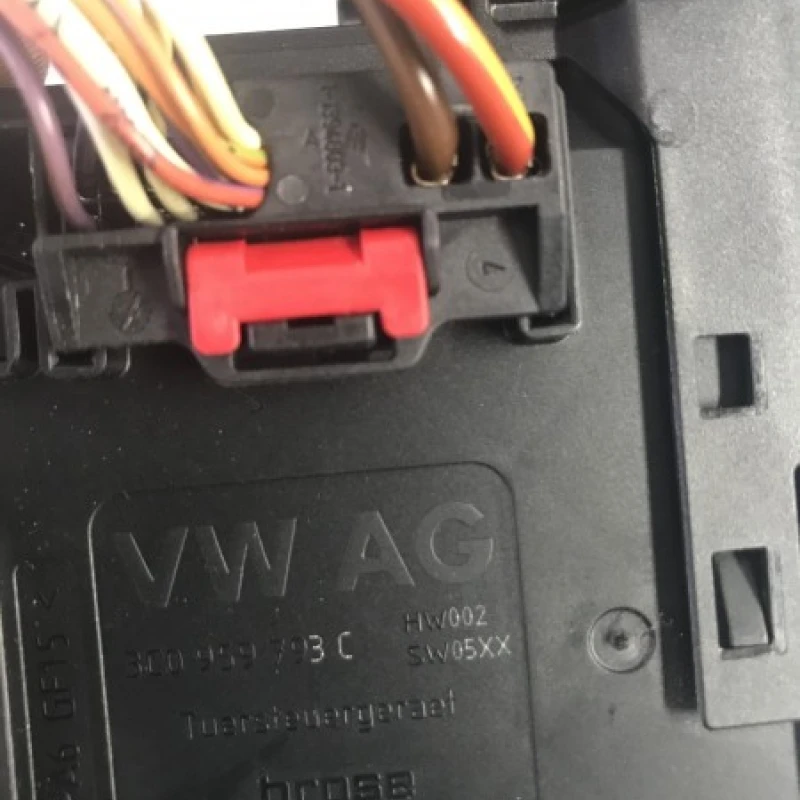 Modul confort usa stanga fata / Volkswagen Passat B7 2011 / Caroserie, oglinzi si faruri