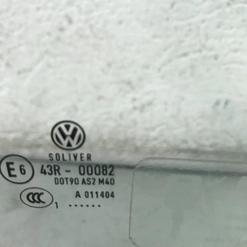 Geam dreapta fata / Volkswagen Passat B7 2011 / Caroserie, oglinzi si faruri