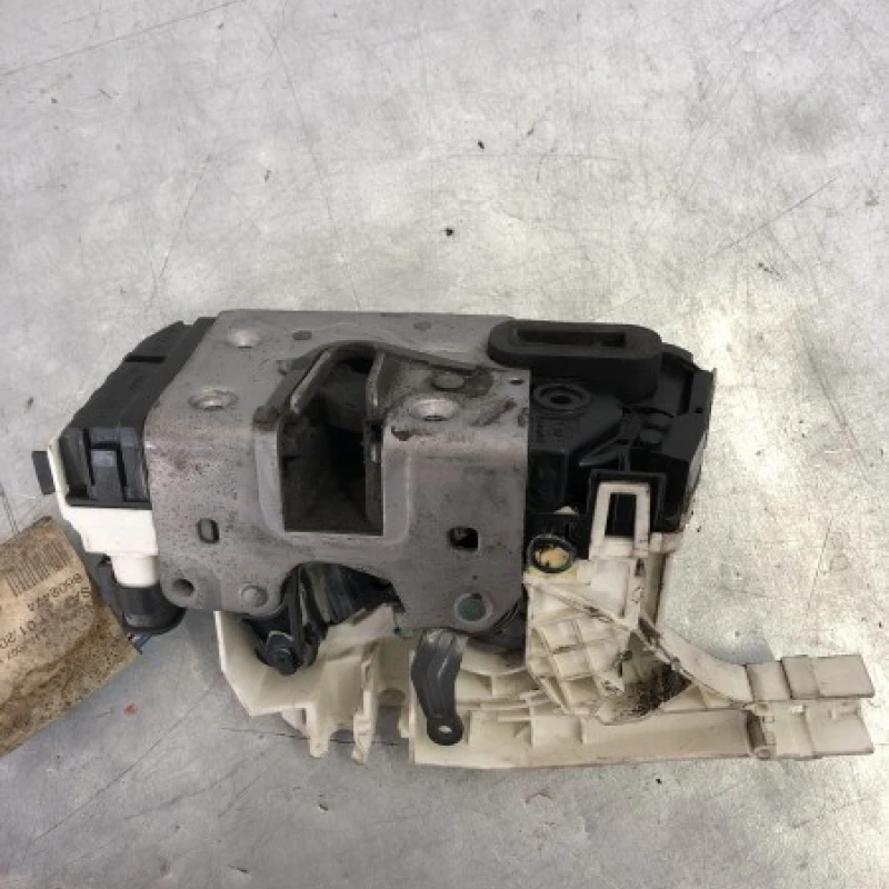 Iala usa stanga dreapta / Volkswagen Crafter  2010 / Caroserie, oglinzi si faruri