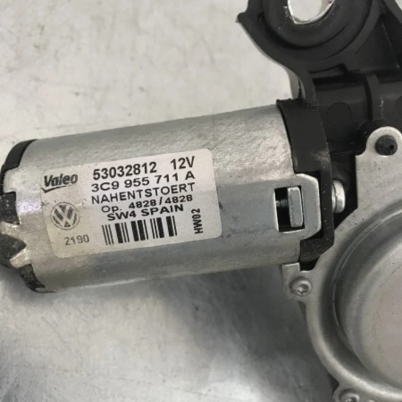 Motoras stergator haion / Volkswagen Passat B6 2010 / Caroserie, oglinzi si faruri