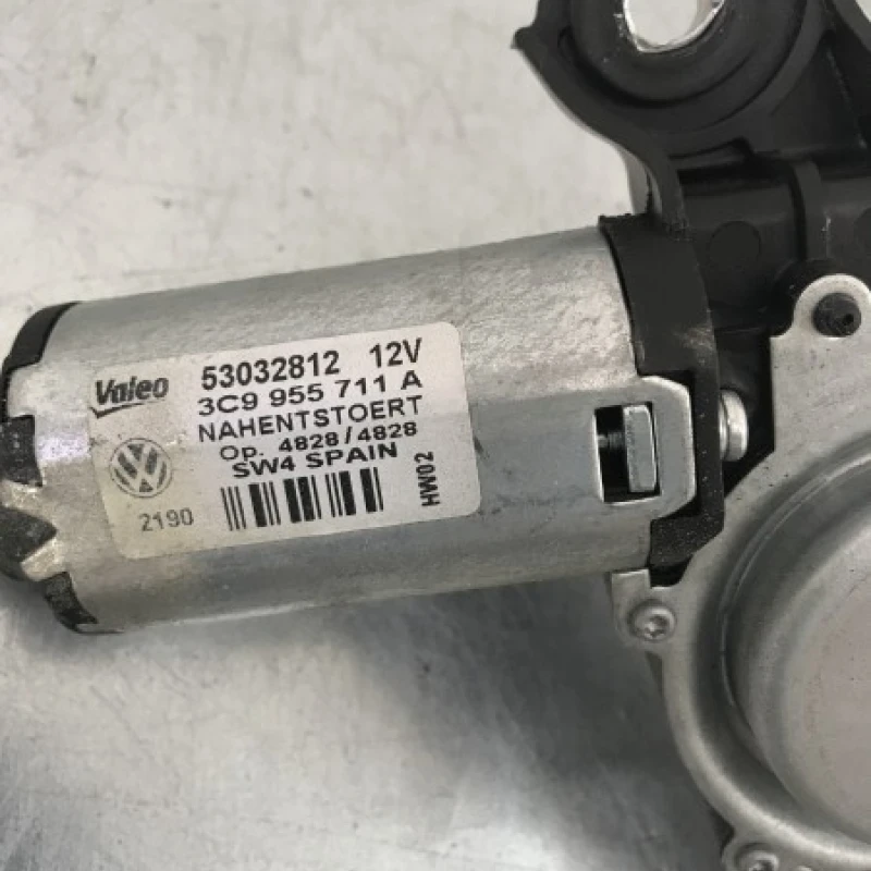 Motoras stergator haion / Volkswagen Passat B6 2010 / Caroserie, oglinzi si faruri