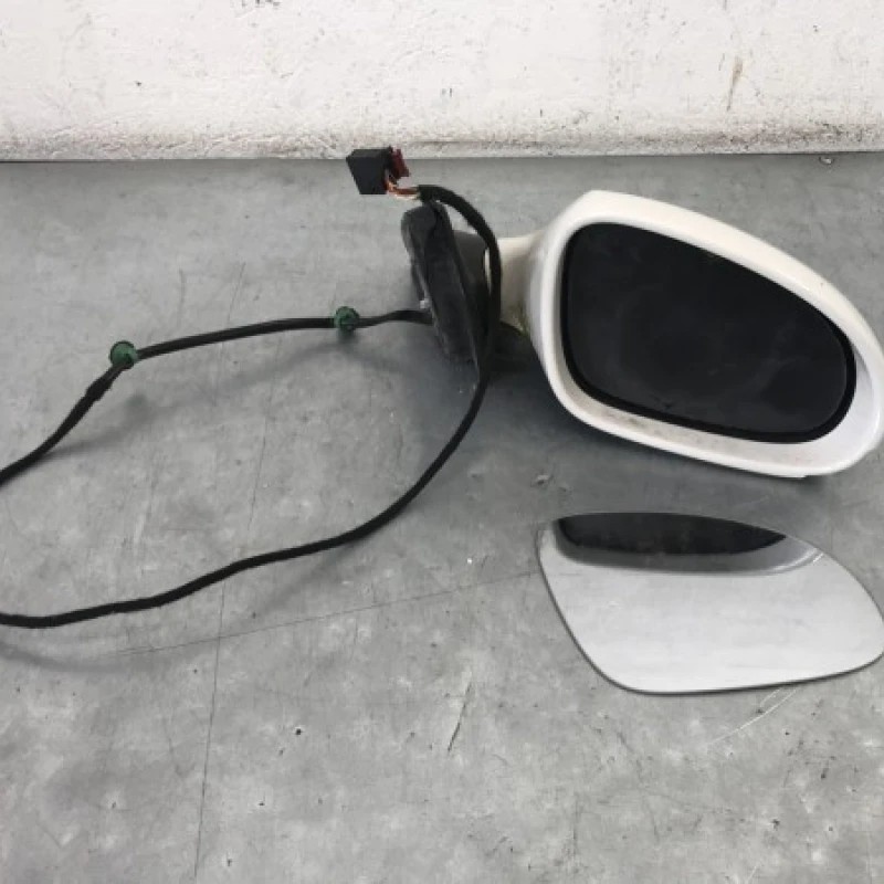 Oglinda dreapta / Volkswagen Passat B6 2008 / Caroserie, oglinzi si faruri