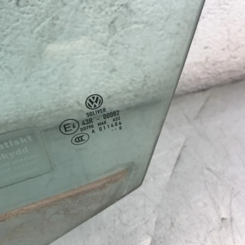 Geam stanga fata / Volkswagen Passat B6 2008 / Caroserie, oglinzi si faruri