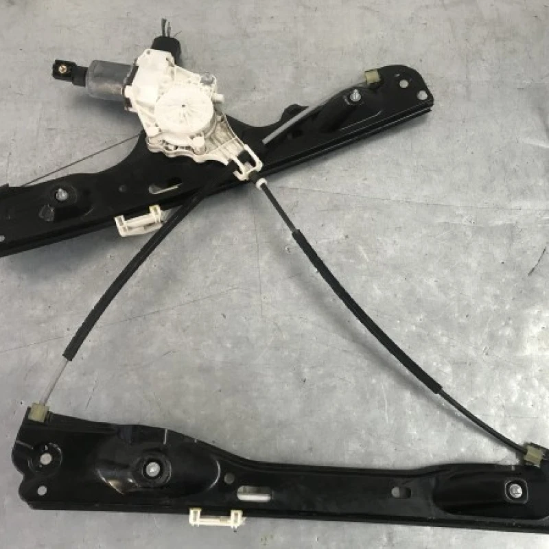 Macara usa dreapta fata BMW 