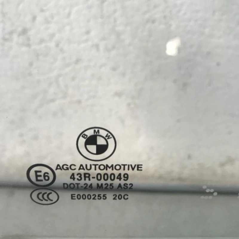 Geam dreapta fata / BMW X1 E84 2012 / Caroserie, oglinzi si faruri