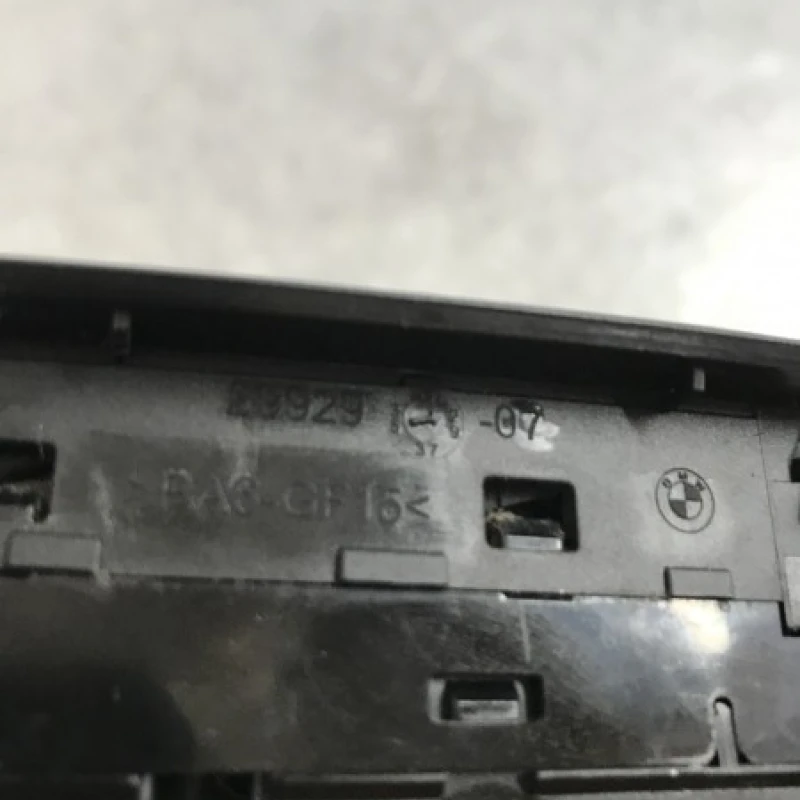 Butoane usa stanga fata / BMW X1 E84 2012 / Audio si electronice