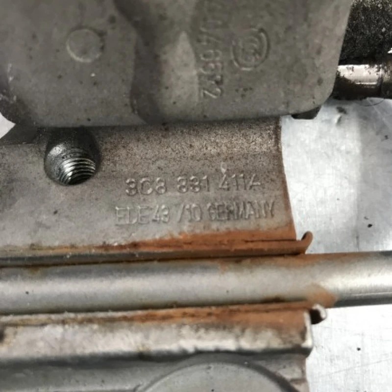 Balamale usa stanga fata / Volkswagen Passat CC 2011 / Caroserie, oglinzi si faruri