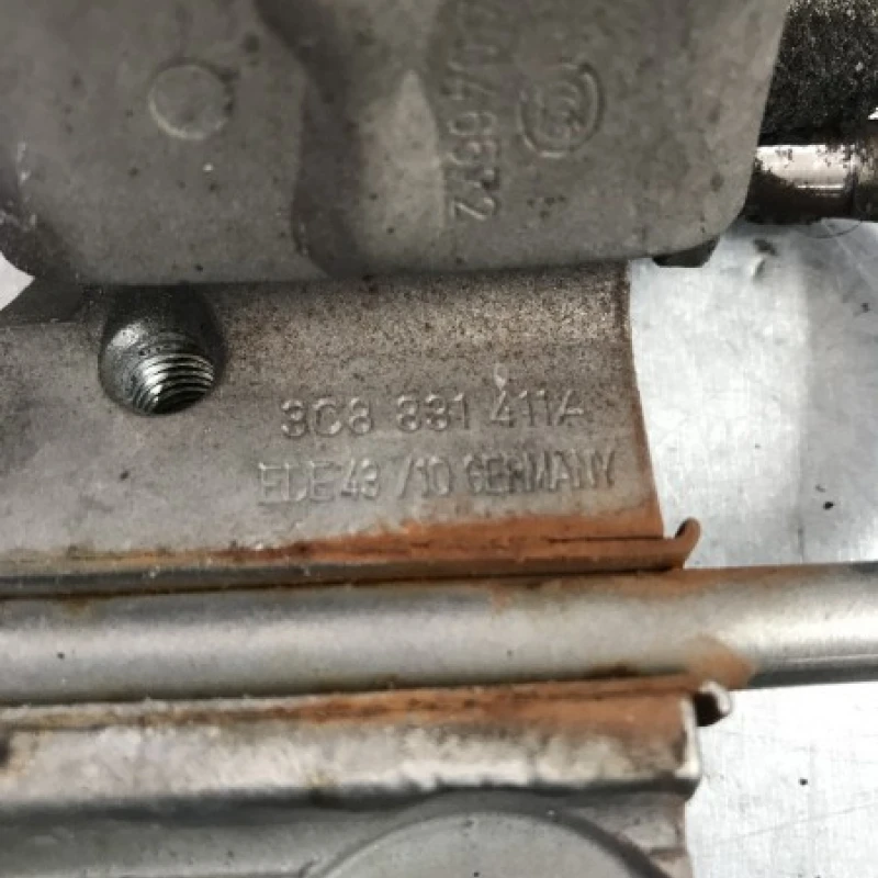 Balamale usa stanga fata / Volkswagen Passat CC 2011 / Caroserie, oglinzi si faruri