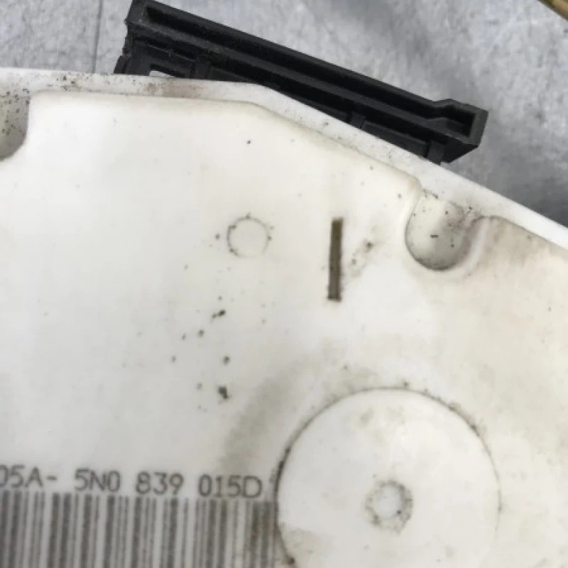 Iala broasca usa stanga spate / Volkswagen Passat CC 2011 / Caroserie, oglinzi si faruri