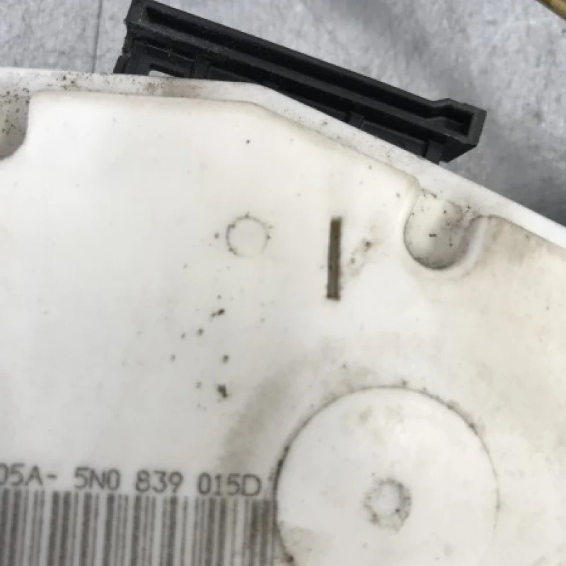 Iala broasca usa stanga spate / Volkswagen Passat CC 2011 / Caroserie, oglinzi si faruri