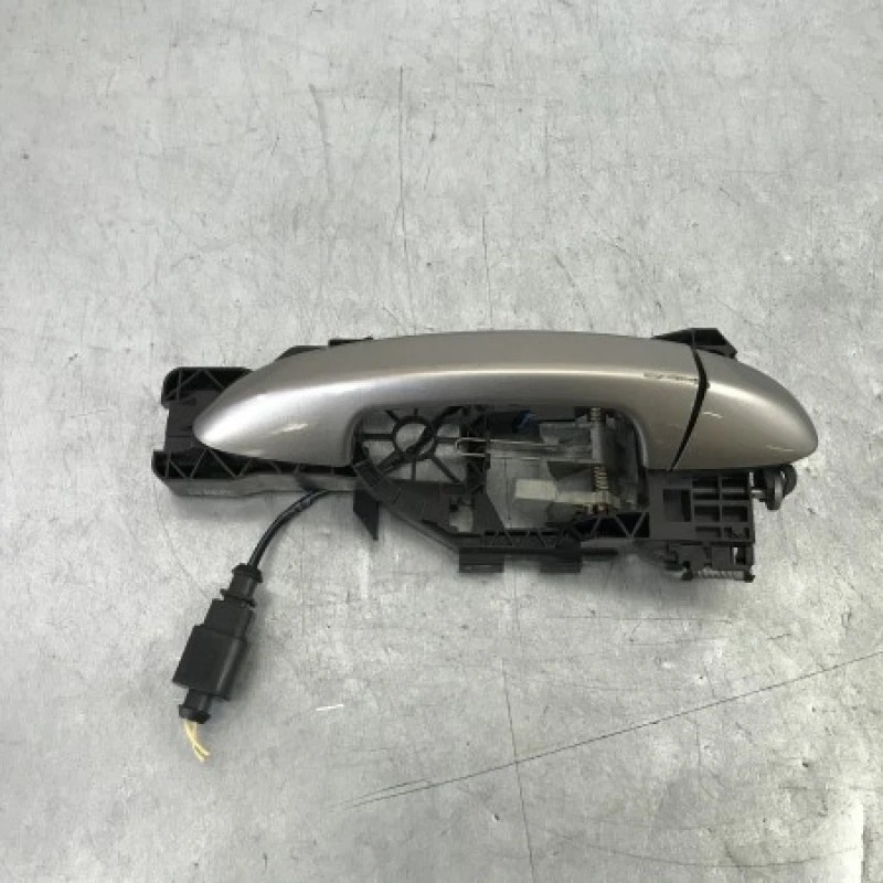 Maner usa dreapta spate keyless / Volkswagen Passat CC 2011 / Caroserie, oglinzi si faruri