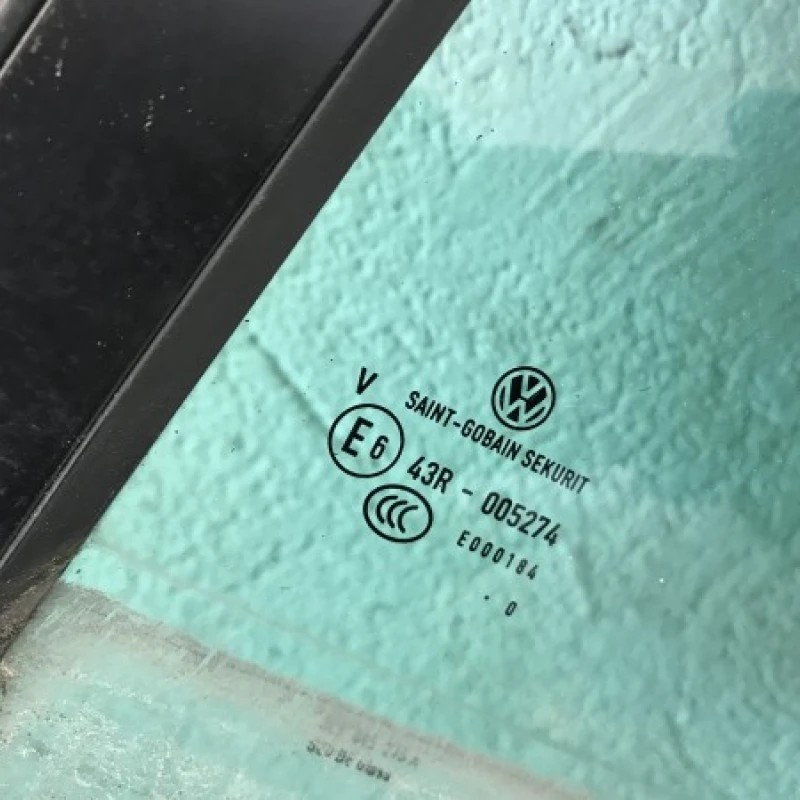 Geam spate mic / Volkswagen Passat CC 2011 / Caroserie, oglinzi si faruri