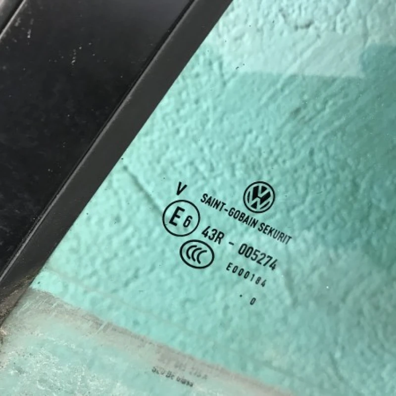 Geam spate mic / Volkswagen Passat CC 2011 / Caroserie, oglinzi si faruri