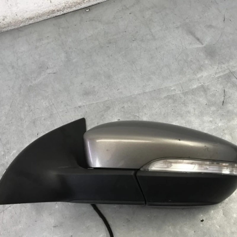 Oglinda stanga / Volkswagen Passat CC 2011 / Caroserie, oglinzi si faruri