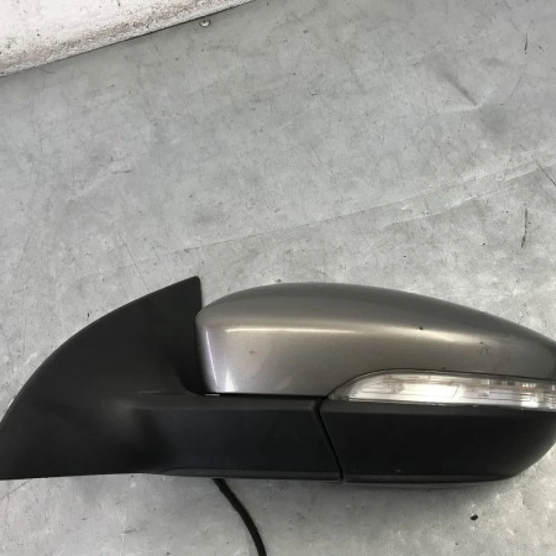 Oglinda stanga / Volkswagen Passat CC 2011 / Caroserie, oglinzi si faruri