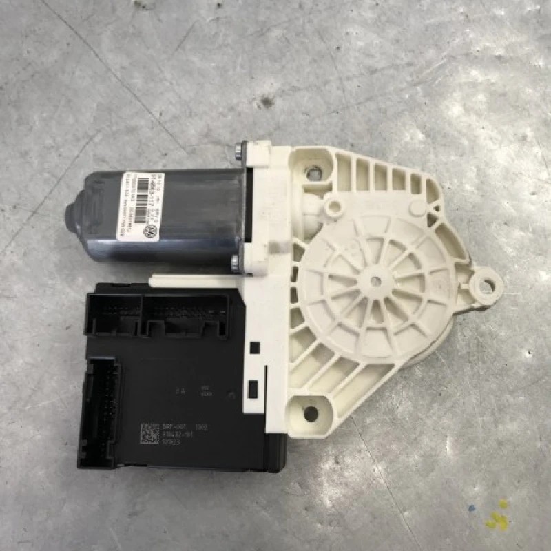 Modul confort usa stanga fata / Volkswagen Passat CC 2011 / Audio si electronice