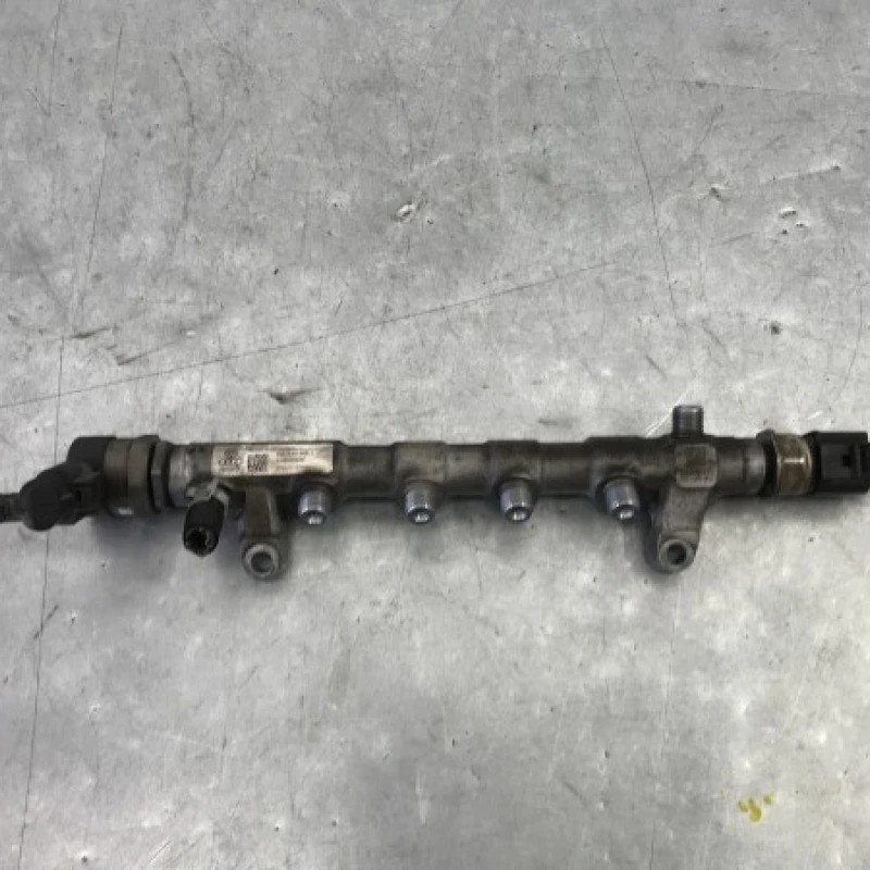 Rampa injectoare cu senzor / Volkswagen Passat CC 2011 / Motor, racire si evacuare