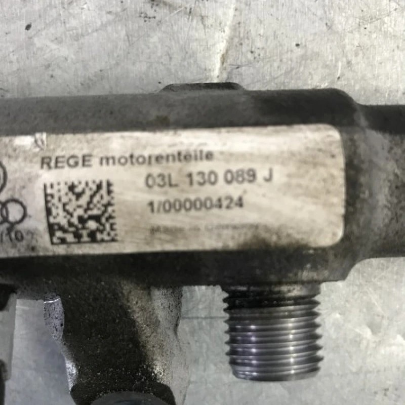 Rampa injectoare cu senzor / Volkswagen Passat CC 2011 / Motor, racire si evacuare