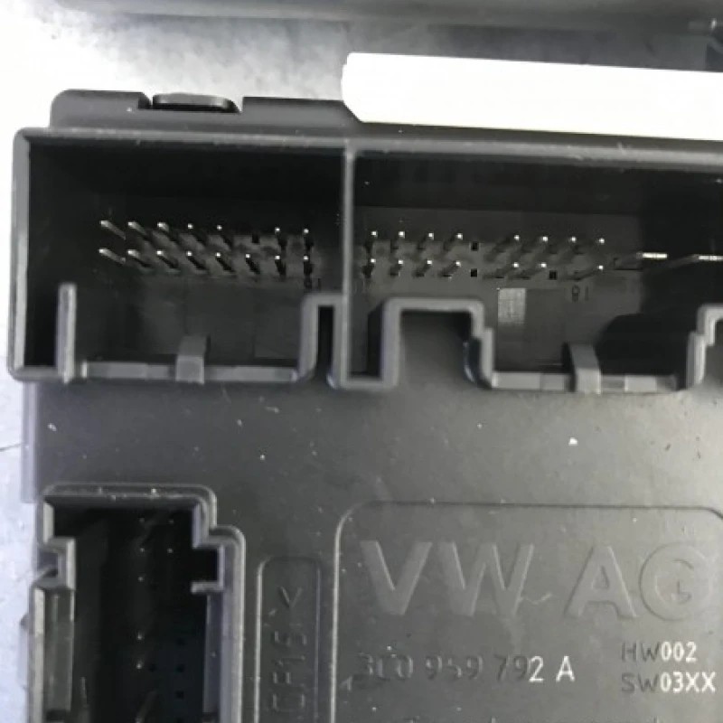 Modul confort usa dreapta fata / Volkswagen Passat CC 2011 / Caroserie, oglinzi si faruri