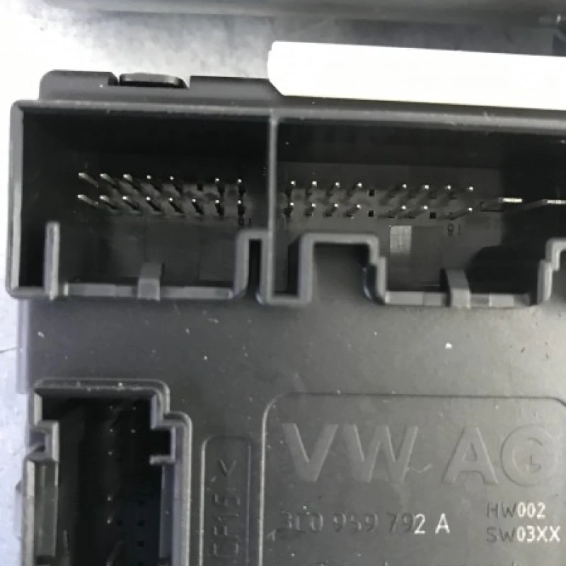 Modul confort usa dreapta fata / Volkswagen Passat CC 2011 / Caroserie, oglinzi si faruri