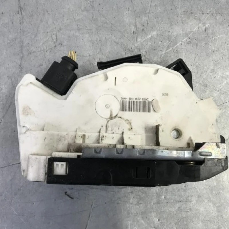 Iala broasca usa dreapta fata / Volkswagen Passat CC 2011 / Caroserie, oglinzi si faruri