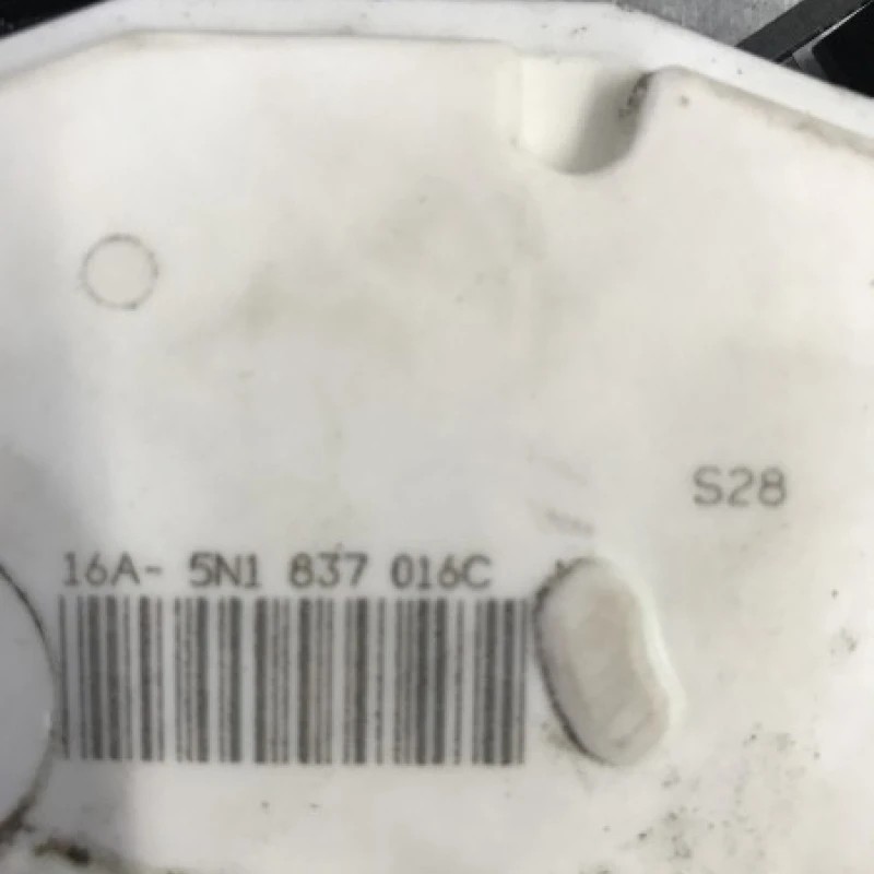 Iala broasca usa dreapta fata / Volkswagen Passat CC 2011 / Caroserie, oglinzi si faruri