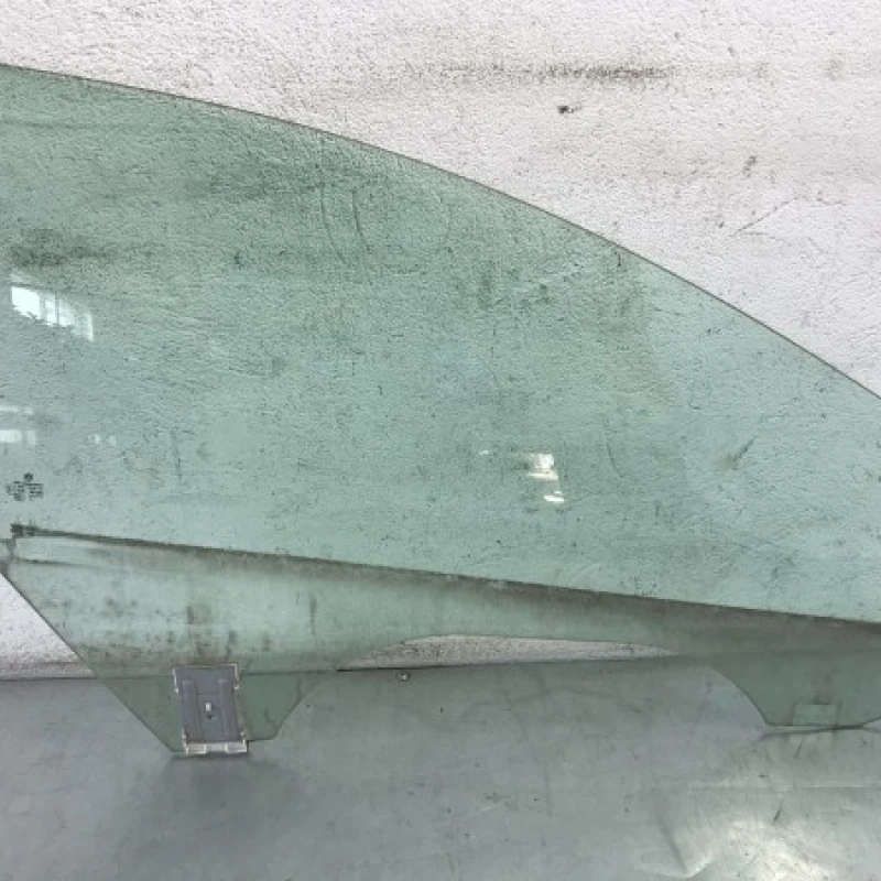 Geam dreapta fata Volkswagen 