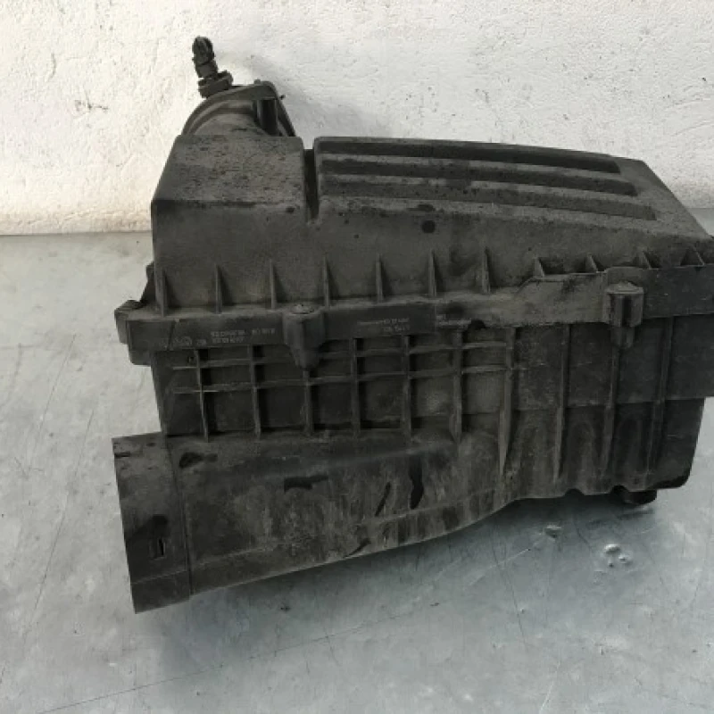 Carcasa filtru aer Volkswagen 