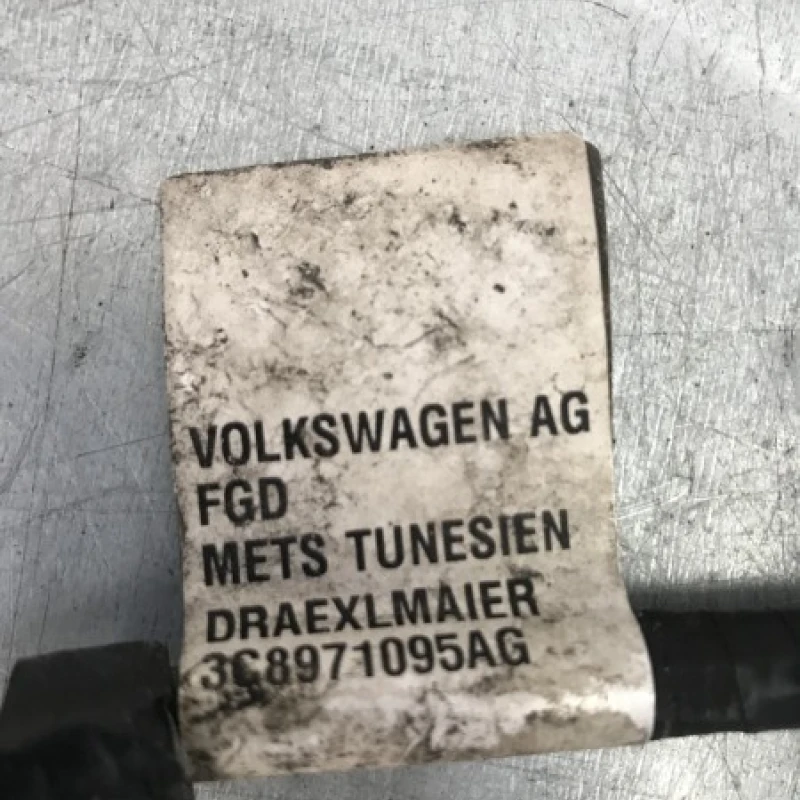 Instalatie senzori parcare fata / Volkswagen Passat CC 2011 / Audio si electronice