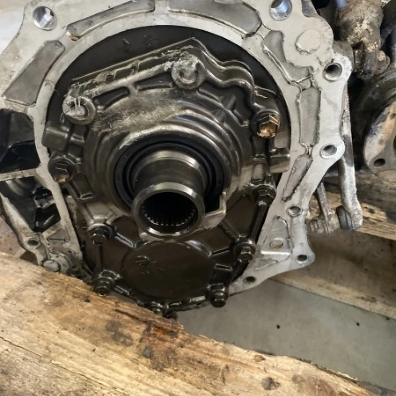 Cutie de transfer diferential fata / Nissan Navara D22 2002 / Cutie viteze, ambreiaj, transmisie