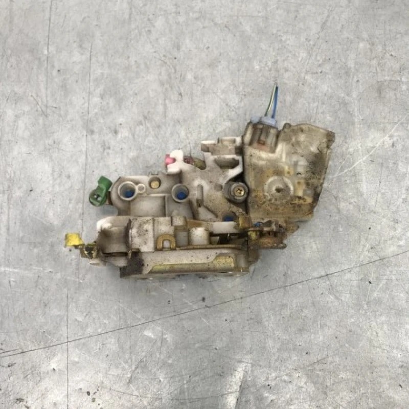 Iala broasca usa dreapta fata / Nissan Navara D22 2002 / Caroserie, oglinzi si faruri