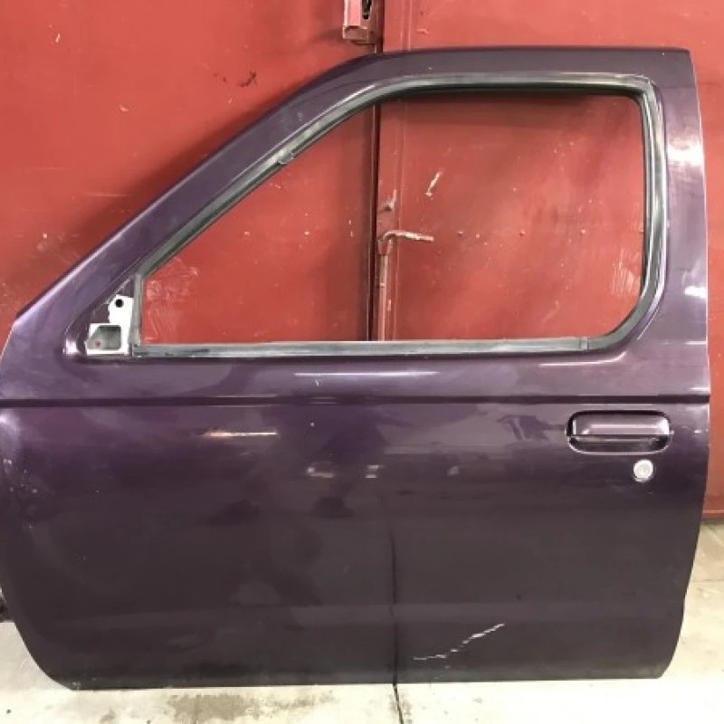 Usa stanga fata / Nissan Navara D22 2002 / Caroserie, oglinzi si faruri