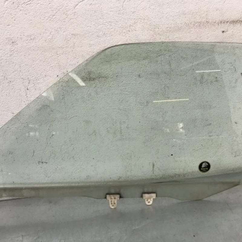 Geam stanga fata / Nissan Navara D22 2002 / Caroserie, oglinzi si faruri