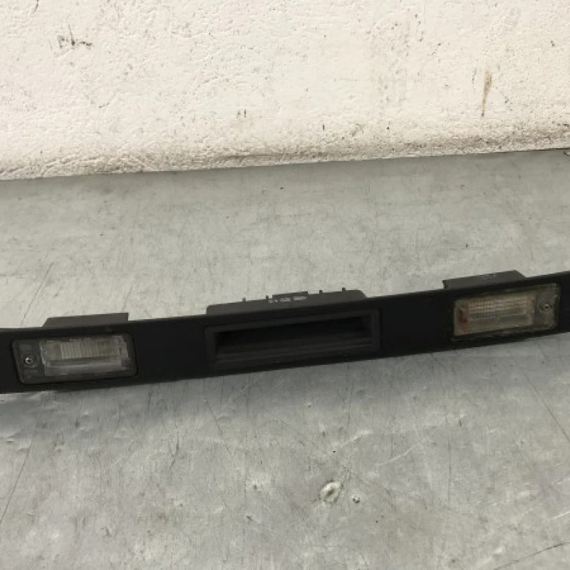 Maner buton deschidere haion / Audi A3 8P 2010 / Caroserie, oglinzi si faruri