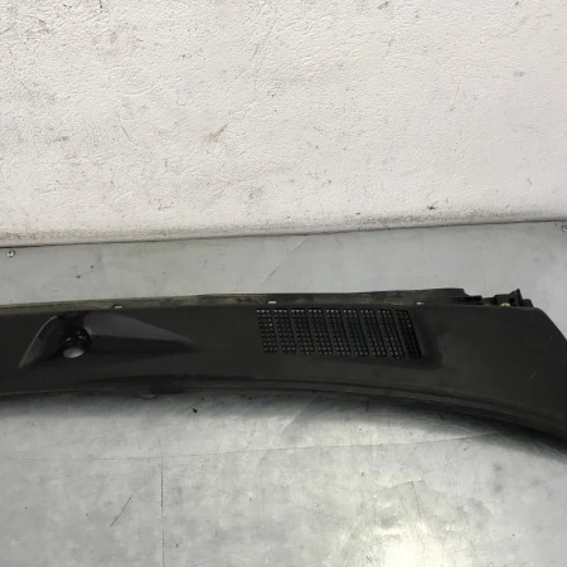 Grila stergatoare Nissan Navara D22 2002