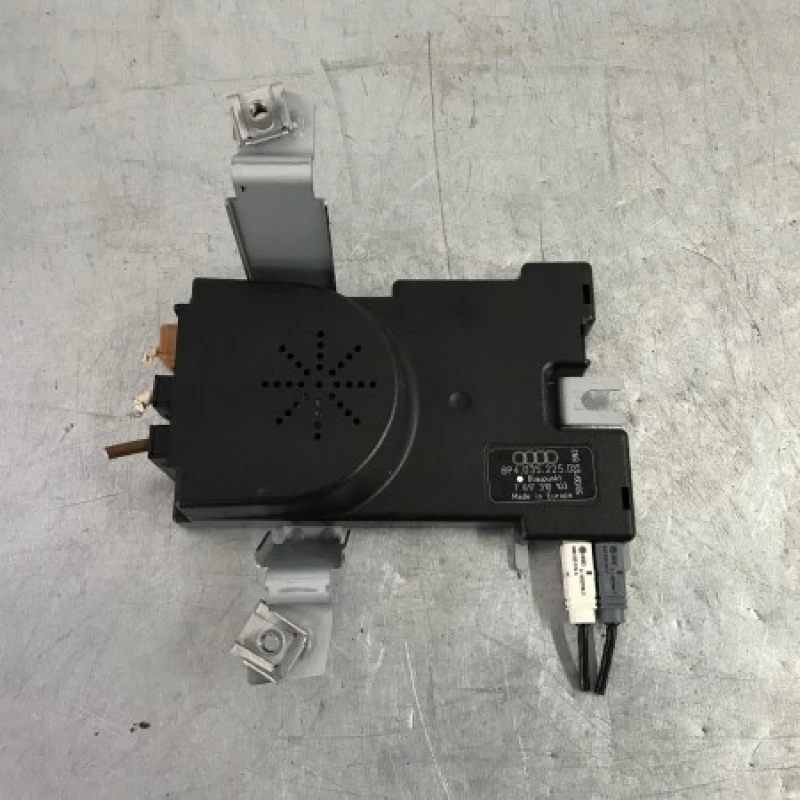 Amplificator antena / Audi A3 8P 2010 / Audio si electronice