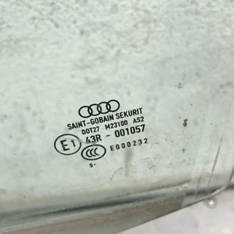 Geam stanga spate / Audi A3 8P 2010 / Caroserie, oglinzi si faruri
