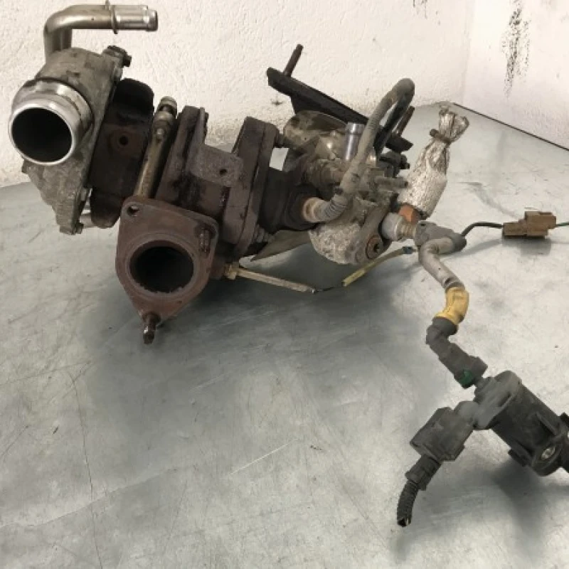 Turbosuflanta turbo turbina / Opel Vivaro Vivaro A 2012 / Motor, racire si evacuare