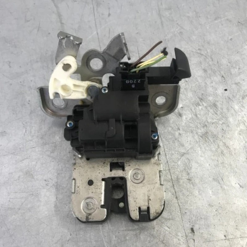 Incuietoare haion / Audi A6 C6 2010 / Caroserie, oglinzi si faruri