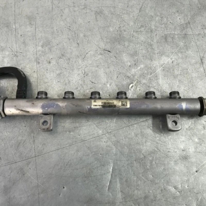 Rampa injectoare cu senzor / Volkswagen Crafter 2E/2F 2010 / Motor, racire si evacuare