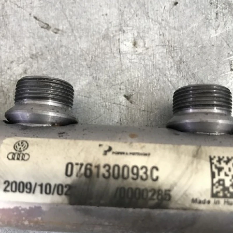Rampa injectoare cu senzor / Volkswagen Crafter  2010 / Motor, racire si evacuare