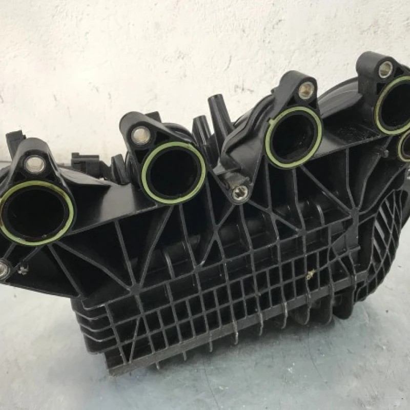Galerie de admisie și racitor / Volkswagen Polo 6R 2013 / Motor, racire si evacuare