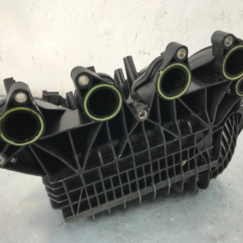 Galerie de admisie și racitor / Volkswagen Polo 6R 2013 / Motor, racire si evacuare