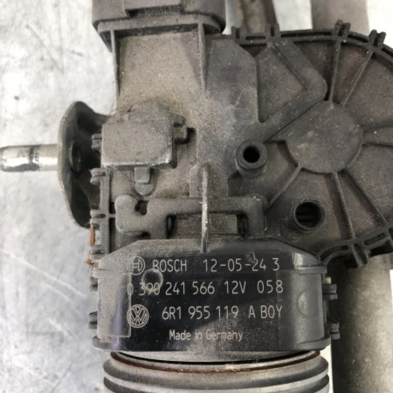 Ansamblu stergatoare cu motoras / Volkswagen Polo 6R 2013 / Caroserie, oglinzi si faruri