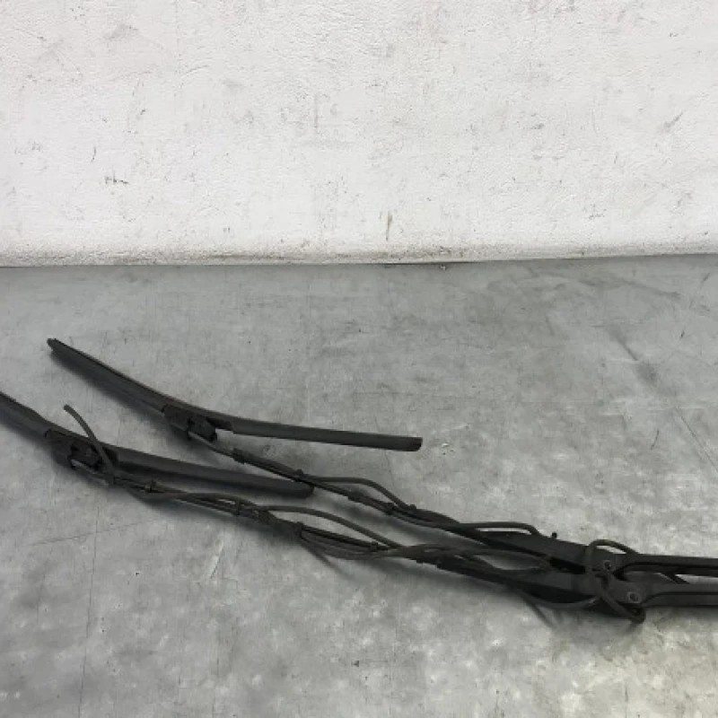 Brate stergatoare fata / Opel Vivaro Vivaro A 2012 / Caroserie, oglinzi si faruri